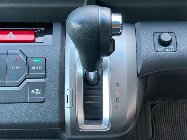 ステップワゴン Ｌ　スマートキー　アイドリングストップ　ＥＴＣ　ナビＴＶ　バックカメラ　後席モニタ　３列シート　フルフラット　運転席・助手席エアバック　ＡＢＳ　盗難防止システム　衝突安全ボディ　エアコン（68枚目）