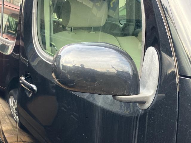 キューブ 15X スマートキー アイドリングストップ ETC ナビTV 頸部衝撃緩和ヘッドレスト 盗難防止システム 衝突安全ボディ 運転席・助手席エアバック ABS ESC エアコン パワーステアリング(5枚目)