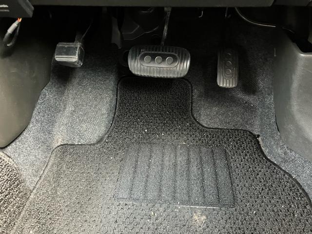 キューブ 15X スマートキー アイドリングストップ ETC ナビTV 頸部衝撃緩和ヘッドレスト 盗難防止システム 衝突安全ボディ 運転席・助手席エアバック ABS ESC エアコン パワーステアリング(46枚目)