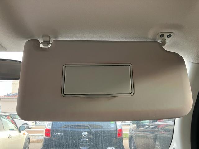 キューブ 15X スマートキー アイドリングストップ ETC ナビTV 頸部衝撃緩和ヘッドレスト 盗難防止システム 衝突安全ボディ 運転席・助手席エアバック ABS ESC エアコン パワーステアリング(56枚目)