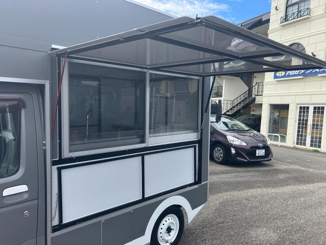 キャリイトラック KCエアコン・パワステ 3方開 4WD キッチンカー 4WD 2槽シンク 給排水 LED照明 換気扇 作業台 カウンター オーニング コンセント×5 全塗装済 エアコン パワーステアリング(5枚目)