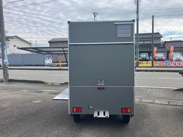 キャリイトラック KCエアコン・パワステ 3方開 4WD キッチンカー 4WD 2槽シンク 給排水 LED照明 換気扇 作業台 カウンター オーニング コンセント×5 全塗装済 エアコン パワーステアリング(13枚目)