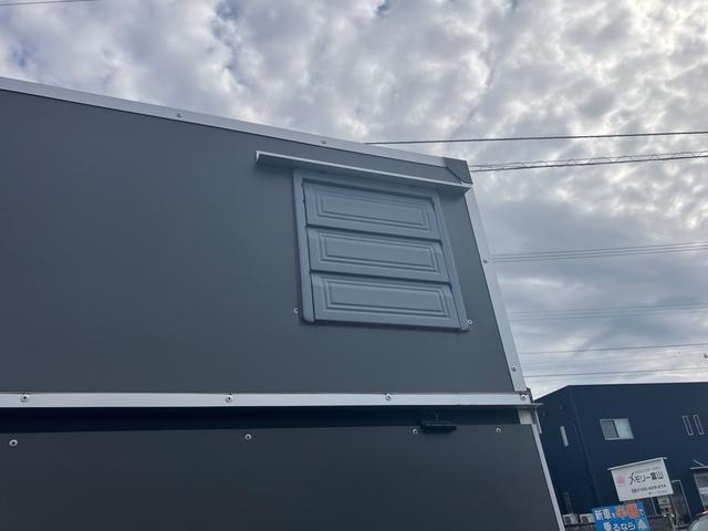 キャリイトラック KCエアコン・パワステ 3方開 4WD キッチンカー 4WD 2槽シンク 給排水 LED照明 換気扇 作業台 カウンター オーニング コンセント×5 全塗装済 エアコン パワーステアリング(21枚目)