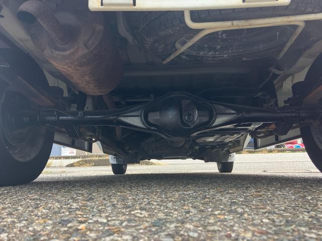 キャリイトラック KCエアコン・パワステ 3方開 4WD キッチンカー 4WD 2槽シンク 給排水 LED照明 換気扇 作業台 カウンター オーニング コンセント×5 全塗装済 エアコン パワーステアリング(31枚目)