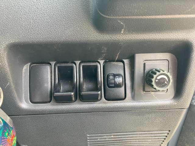 ハイゼットトラック ジャンボ ジャンボ 3方開 4WD アルミホイール オートマ車 4WD CD エアコン パワーステアリング パワーウインドウ(21枚目)