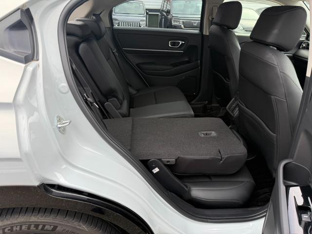 ヴェゼル ｅ：ＨＥＶＺ　純正ナビ　ＬＥＤヘッドライト　電動テールゲート　アルミホイール（20枚目）