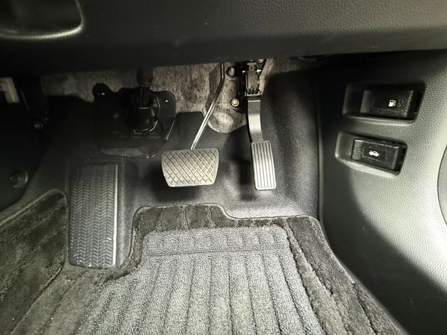 ヴェゼル ｅ：ＨＥＶＺ　純正ナビ　ＬＥＤヘッドライト　電動テールゲート　アルミホイール（27枚目）