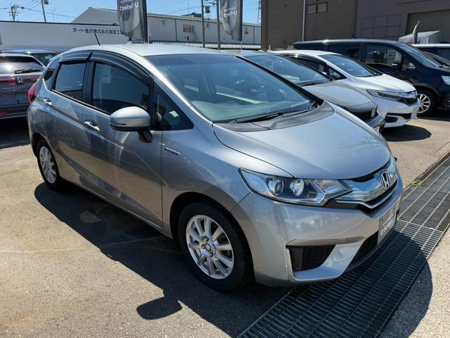 フィットハイブリッド Ｌパッケージ　純正ナビ、ＥＴＣ、ＵＳＢ、ＨＤＭＩ、バックモニター（11枚目）