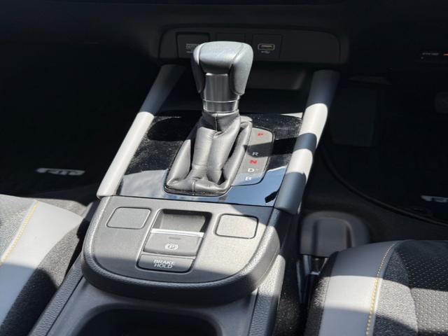 フィット ｅ：ＨＥＶＲＳ　当社試乗車　純正ナビ　ＥＴＣ（27枚目）