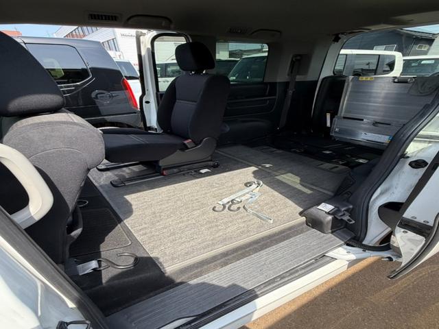 ステップワゴン 車いす仕様車　福祉車両、純正ナビ、ＥＴＣ（11枚目）