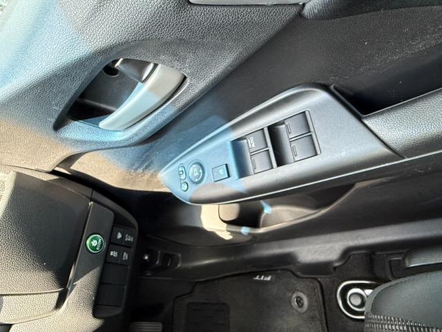 フィット １３Ｇ・Ｓパッケージ　純正オーディオ、ＥＴＣ（19枚目）