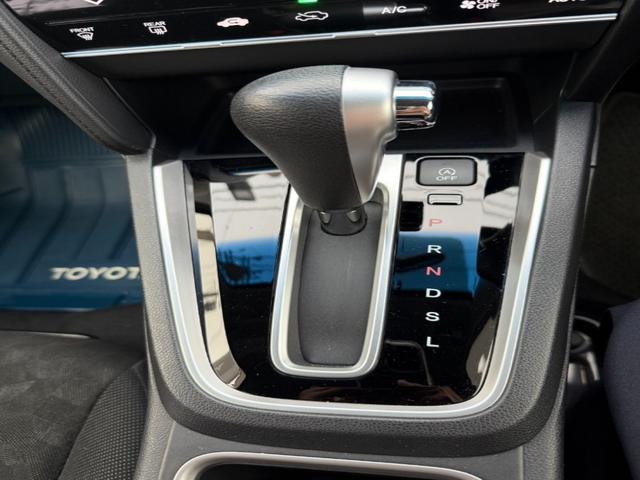 シャトル Ｇホンダセンシング　純正ナビ、ＥＴＣ（11枚目）