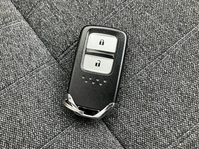 フィット e:HEVホーム スマートキー ホンダセンシング 社外メモリーナビ ETC LEDヘッドライト USB(24枚目)