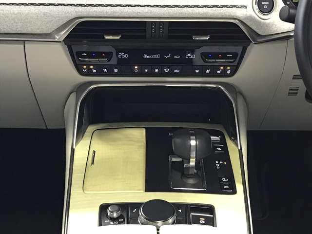 ＣＸ－６０ ２．５　ＰＨＥＶ　プレミアム　モダン　４ＷＤ　ＭＴモード付　アラウンドビューモニター　フルセグＴＶ　オートエアコン　バックカメラ　４ＷＤ　スマートキー　シートヒーター　パワーシート　横滑り防止装置　アルミホイール　サイドカメラ　フロントカメラ（12枚目）