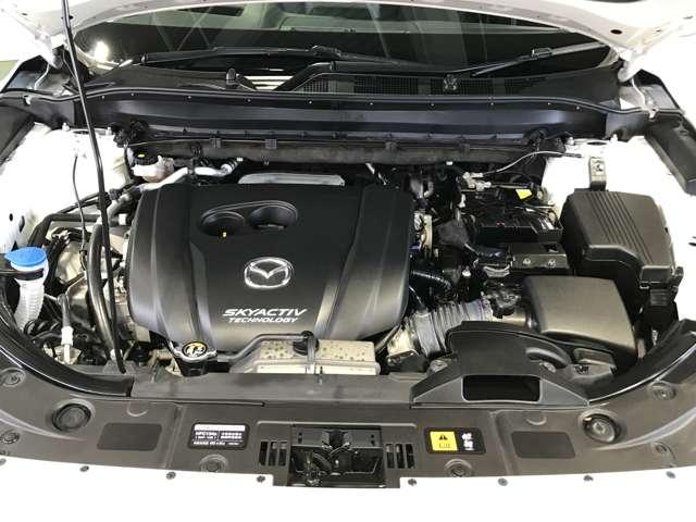ＣＸ－５ ２．５　２５Ｓ　Ｌパッケージ　４ＷＤ　ＭＴモード付　ＡＡＣ　ＥＴＣ付き　盗難防止装置　地デジ　アドバンストキー　Ｂカメラ　ＬＥＤヘッドライト　黒革シート　レーダークルコン　アイドリングストップ　エアバッグ　ナビ＆ＴＶ　メモリーナビ　ＡＢＳ（18枚目）