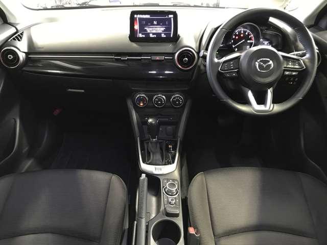 MAZDA2 1.5 15S ブラック トーン エディション MTモード付 レーダークルコン LEDヘッド バックモニター フルオートエアコン キーフリー ETC 地デジ 横滑り防止装置 スマートキー テレビ 誤発進抑制 360モニター(3枚目)