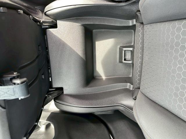 ジープ・コンパス ロンジチュード　スマートキー　アイドリングストップ　ＥＴＣ　アルミホイール　ナビ　バックカメラ　オートクルーズコントロール　Ｂｌｕｅｔｏｏｔｈ　ＵＳＢ入力端子　クリアランスソナー　運転席・助手席・サイドエアバック（61枚目）