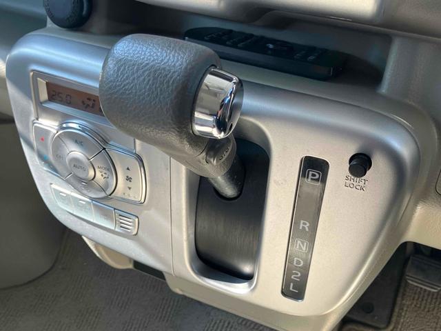 NV100クリッパーリオ E 4WD ETC 両側スライド・片側電動 衝突被害軽減システム オートライト HID スマートキー 電動格納ミラー シートヒーター ベンチシート AT 盗難防止システム ABS ESC CD USB(7枚目)