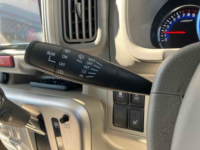 NV100クリッパーリオ E 4WD ETC 両側スライド・片側電動 衝突被害軽減システム オートライト HID スマートキー 電動格納ミラー シートヒーター ベンチシート AT 盗難防止システム ABS ESC CD USB(14枚目)