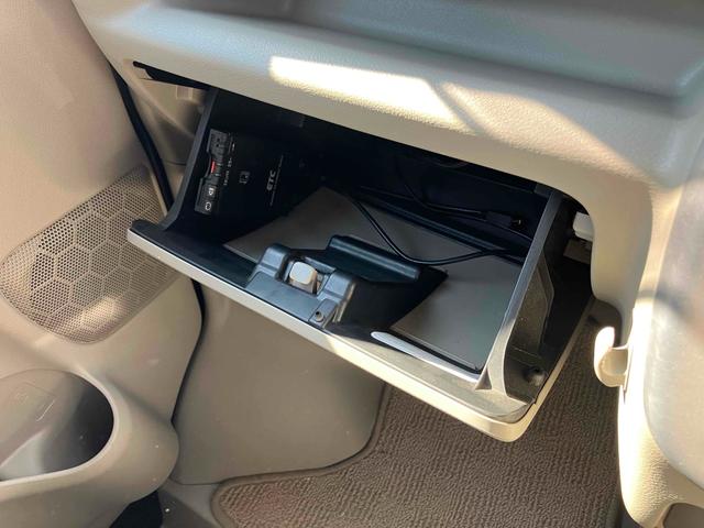 NV100クリッパーリオ E 4WD ETC 両側スライド・片側電動 衝突被害軽減システム オートライト HID スマートキー 電動格納ミラー シートヒーター ベンチシート AT 盗難防止システム ABS ESC CD USB(28枚目)