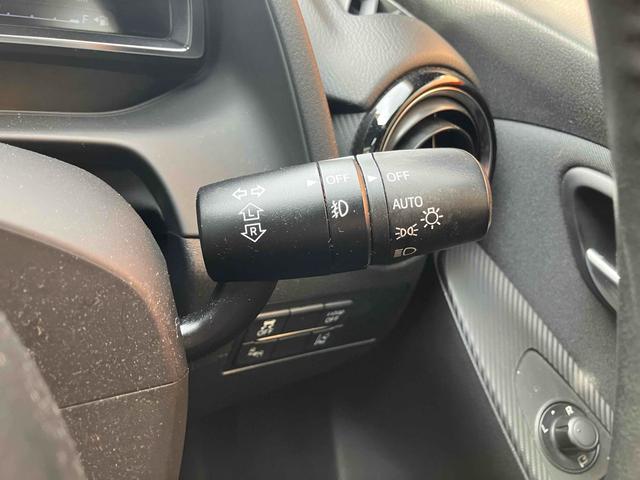 デミオ ＸＤツーリング　ＥＴＣ　バックカメラ　ナビ　フルセグＴＶ　オートクルーズコントロール　レーンアシスト　衝突被害軽減システム　アルミホイール　オートライト　ＬＥＤヘッドランプ　スマートキー　アイドリングストップ（9枚目）