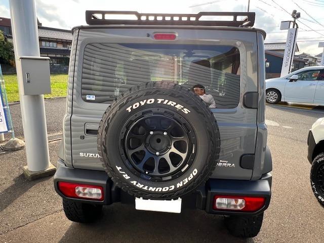 ジムニーシエラ ＪＬ　カスタム車輌です！　　１インチリフトアップ　　社外ローバーグリル＆バンパー　　社外ＡＷ＆マッドタイヤｅｔｃ．．．（4枚目）
