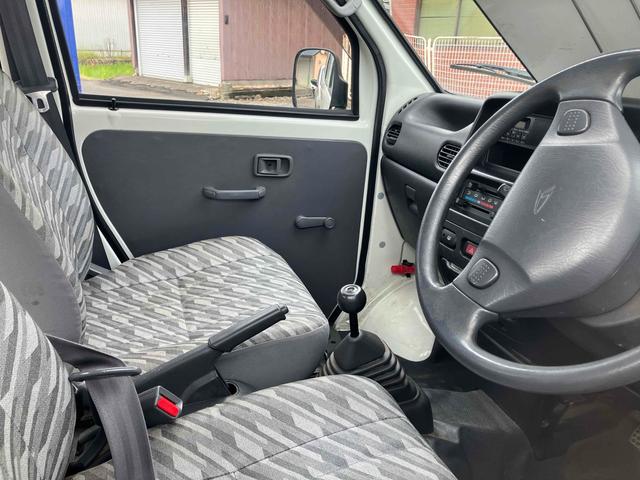 ハイゼットカーゴ スペシャル　４ＷＤ　５速マニュアル　軽バン　両側スライドドア　エアコン　パワーステアリング（2枚目）