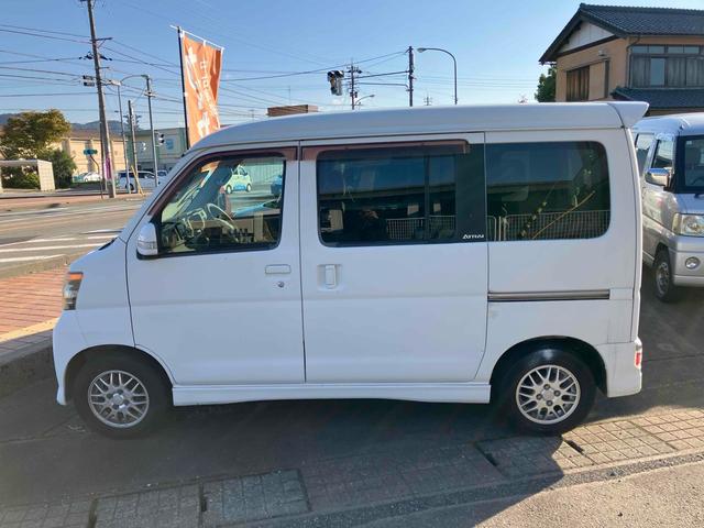 アトレーワゴン カスタムターボRSリミテッド 4WD 両側スライドドア・片側パワースライドドア ターボ アルミホイール(6枚目)