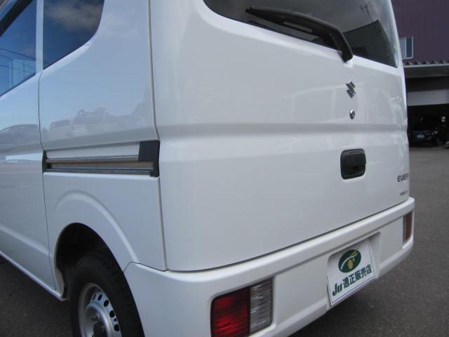エブリイ ＰＣリミテッド　４ＷＤ　４ＡＴ　パワーウィンドゥ　セキュリティーアラーム　　ＥＴＣ装備　運転席エアバッグ　助手席エアバッグ　横滑り防止装置　キーレスエントリー　パワーステアリング　マニュアルエアコン　ＡＢＳ（18枚目）
