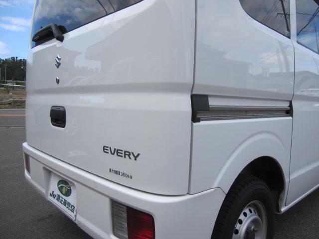 エブリイ ＰＣリミテッド　４ＷＤ　４ＡＴ　パワーウィンドゥ　セキュリティーアラーム　　ＥＴＣ装備　運転席エアバッグ　助手席エアバッグ　横滑り防止装置　キーレスエントリー　パワーステアリング　マニュアルエアコン　ＡＢＳ（19枚目）