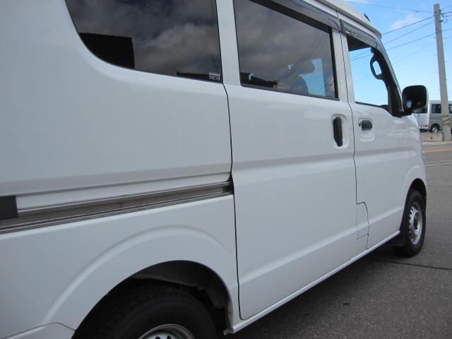 エブリイ ＰＣリミテッド　４ＷＤ　４ＡＴ　パワーウィンドゥ　セキュリティーアラーム　　ＥＴＣ装備　運転席エアバッグ　助手席エアバッグ　横滑り防止装置　キーレスエントリー　パワーステアリング　マニュアルエアコン　ＡＢＳ（20枚目）