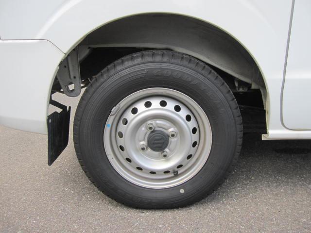エブリイ ＰＣリミテッド　４ＷＤ　４ＡＴ　パワーウィンドゥ　セキュリティーアラーム　　ＥＴＣ装備　運転席エアバッグ　助手席エアバッグ　横滑り防止装置　キーレスエントリー　パワーステアリング　マニュアルエアコン　ＡＢＳ（39枚目）