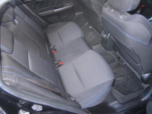レヴォーグ １．６ＧＴ－Ｓアイサイト　プラウドエディション　アドバンスドセイフティーＰＫＧ　４ＷＤ　ナビ・フルセグＴＶ　　衝突安全ボディ　電動シート　Ｂカメラ　ＥＴＣ車載器　オートライト　ＬＥＤヘッドランプ　横滑り防止装置　盗難防止システム（24枚目）