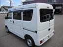 エブリイ ＰＣリミテッド　４ＷＤ　４ＡＴ　パワーウィンドゥ　セキュリティーアラーム　　ＥＴＣ装備　運転席エアバッグ　助手席エアバッグ　横滑り防止装置　キーレスエントリー　パワーステアリング　マニュアルエアコン　ＡＢＳ（5枚目）