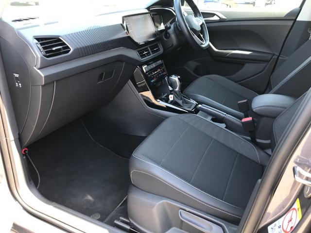 Ｔ－クロス ＴＳＩ　スタイル　デザインパッケージ　アシスタンスＰ　ナビバックカメラ　アダプティブクルーズ　レーンアシスト　ブラインドスポットモニター　パークアシスト　デジタルメーター　ＬＥＤオートハイビーム　１８ＡＷ（21枚目）