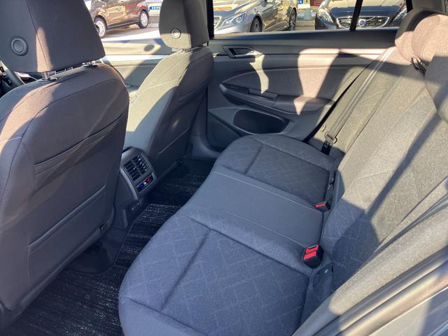 ゴルフヴァリアント ＴＤＩ　アクティブアドバンス　ワンオーナー　純正ナビＴＶ　マトリクスＬＥＤ　デジタルメーター　レーンアシスト　ブラインドスポットＭ　パークアシスト　アダプティブクルコン　前後ソナー　シートヒーター　ヘッドアップディスプレイ（18枚目）