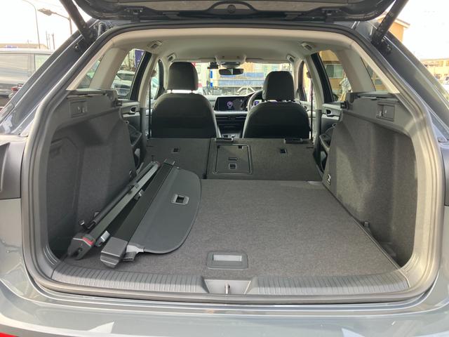 ゴルフヴァリアント ＴＤＩ　アクティブアドバンス　ワンオーナー　純正ナビＴＶ　マトリクスＬＥＤ　デジタルメーター　レーンアシスト　ブラインドスポットＭ　パークアシスト　アダプティブクルコン　前後ソナー　シートヒーター　ヘッドアップディスプレイ（19枚目）