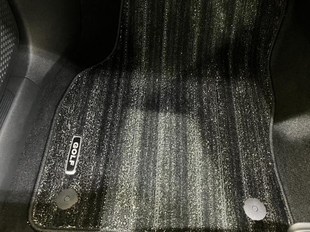 ゴルフヴァリアント ＴＤＩ　アクティブアドバンス　ワンオーナー　純正ナビＴＶ　マトリクスＬＥＤ　デジタルメーター　レーンアシスト　ブラインドスポットＭ　パークアシスト　アダプティブクルコン　前後ソナー　シートヒーター　ヘッドアップディスプレイ（32枚目）