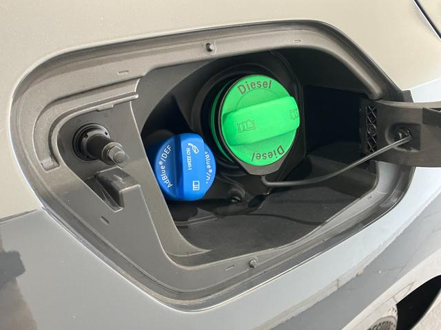 ゴルフヴァリアント ＴＤＩ　アクティブアドバンス　ワンオーナー　純正ナビＴＶ　マトリクスＬＥＤ　デジタルメーター　レーンアシスト　ブラインドスポットＭ　パークアシスト　アダプティブクルコン　前後ソナー　シートヒーター　ヘッドアップディスプレイ（39枚目）