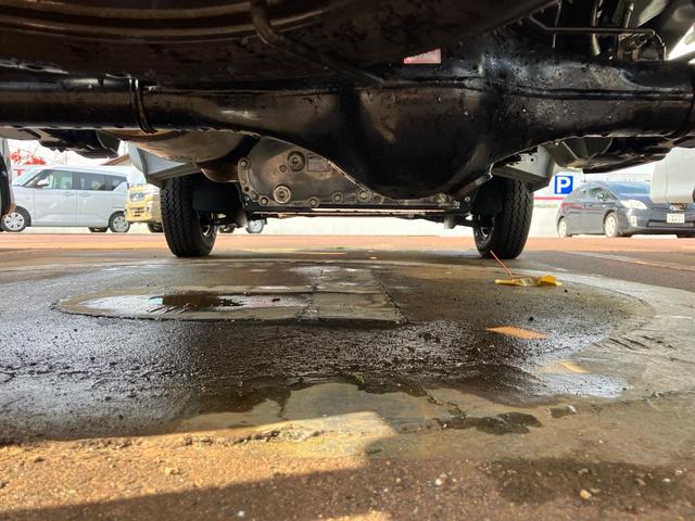 ハイゼットトラック スタンダード　４ＷＤ　オートマ　エアコン　パワステ　衝突被害軽減システム　アイドリングストップ　三方開　積載量３５０ｋｇ　ヘッドライトレベライザー（10枚目）