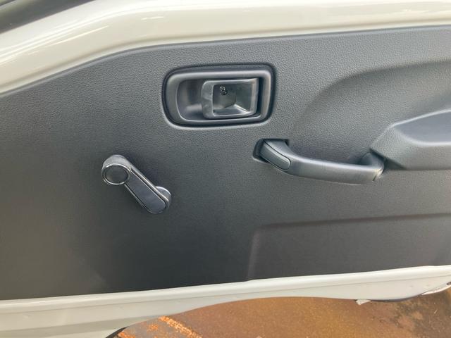 ハイゼットトラック スタンダード　４ＷＤ　オートマ　エアコン　パワステ　衝突被害軽減システム　アイドリングストップ　三方開　積載量３５０ｋｇ　ヘッドライトレベライザー（19枚目）