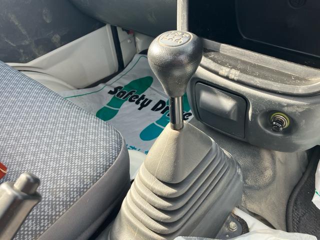ハイゼットトラック エアコン・パワステ　スペシャル　４ＷＤ　５速マニュアル　エアコン　パワステ　三方開　積載量３５０ｋｇ　ヘッドライトレベライザー（12枚目）