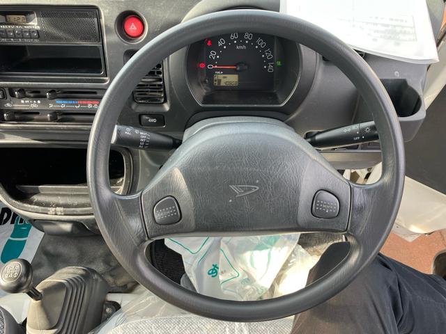 ハイゼットトラック エアコン・パワステ　スペシャル　４ＷＤ　５速マニュアル　エアコン　パワステ　三方開　積載量３５０ｋｇ　ヘッドライトレベライザー（15枚目）