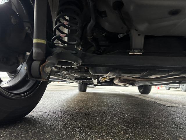 タント カスタムＸ　トップエディションＳＡＩＩＩ　新品タイヤ　ナビ　フルセグ　Ｂｌｕｅｔｏｏｔｈ　バックカメラ　ステアリングスイッチ　両側パワースライドドア　純正アルミ　シートヒーター　アイドリングストップ　スマートアシスト（12枚目）