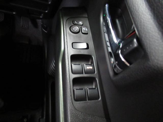 ハスラー タフワイルド　４ＷＤ／アダプティブクルーズコントロール　オートライト　プッシュスタート　シートヒーター　オートエアコン　衝突被害軽減システム　アイドリングストップ　横滑り防止機能　衝突安全ボディ　盗難防止システム（23枚目）