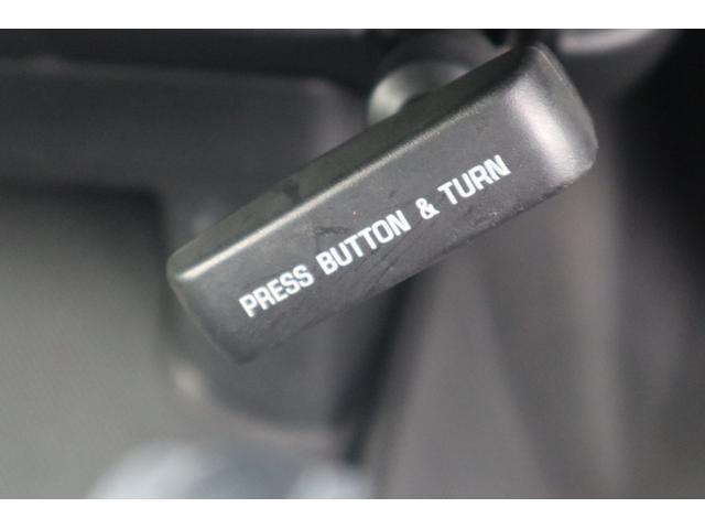 ハイエースバン スーパーＧＬ　５０ＴＨ　アニバーサリーリミテッド　車中泊仕様　ベッドキット　ＦＦヒーター　ユーアイビークルバタフライネット（17枚目）