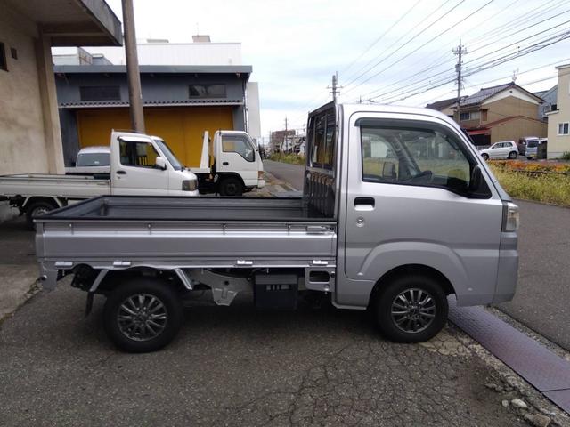 ハイゼットトラック スタンダード 4WD 5速マニュアル エアコン パワステ 衝突被害軽減システム 三方開 ヘッドライトレベライザー(4枚目)