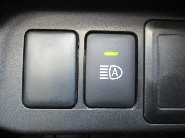 ハイウェイスター Gターボ ターボ 禁煙車 衝突軽減 地デジSDナビ 全方囲カメラ ブルートゥース DVD ETC GPSレーダー アイドリング HID オートハイビーム 純正アルミ スマートキー USBソケット 純正エアロ(12枚目)