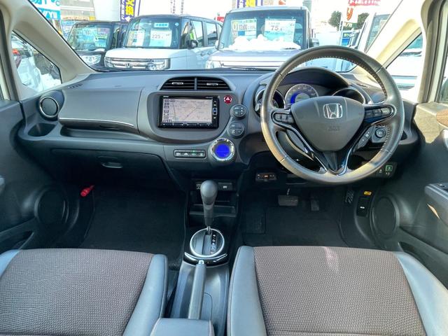 ハイブリッド・スマートセレクション 禁煙車 走行37062KM 2020年製造夏タイヤ エンジンスターター USBポート Blutoothオーディオ対応SDナビ ETC ハーフレザー 横滑防止装置 オートライト付HID&フォグ クルコン(2枚目)