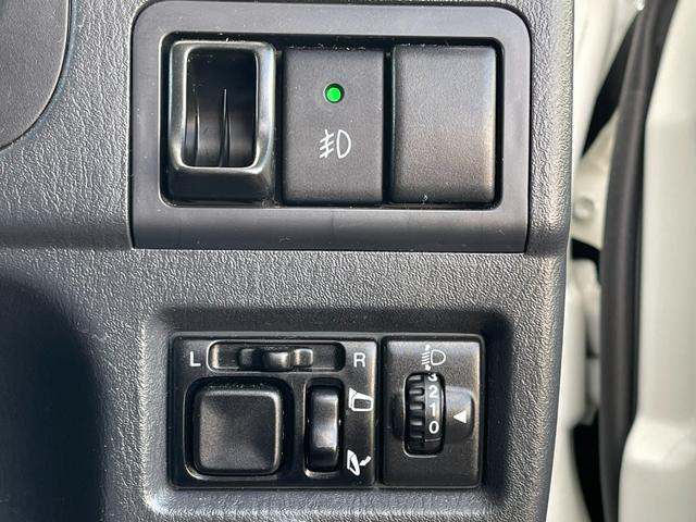 店敷地内に指定・認証工場併設でアフターサービスも万全！充実の保証制度や３年メンテナンスパック、タイヤパンク保証などもご用意♪